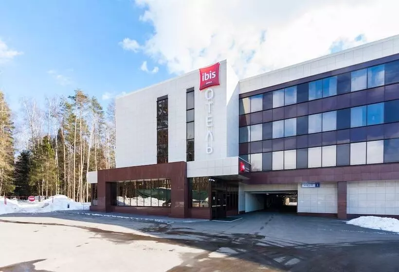ホテル Ibis Moscow Domodedovo Airport