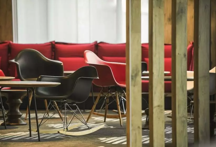 ホテル Ibis Moscow Domodedovo Airport