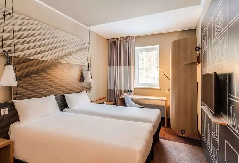 ホテル Ibis Moscow Domodedovo Airport