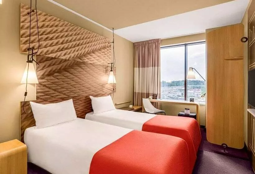 ホテル Ibis Moscow Domodedovo Airport