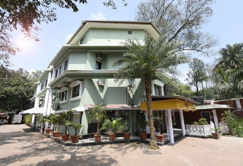 호텔 Jaffer Bhais Brickland