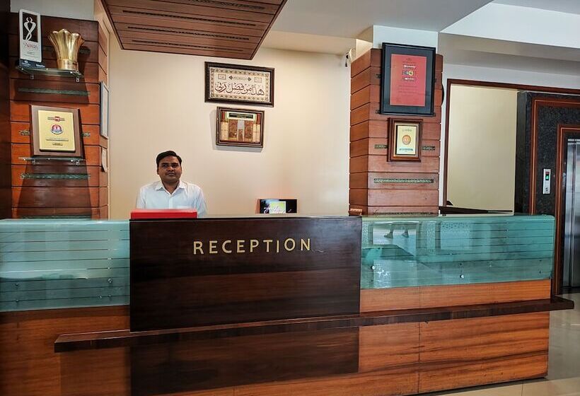 호텔 Jaffer Bhais Brickland