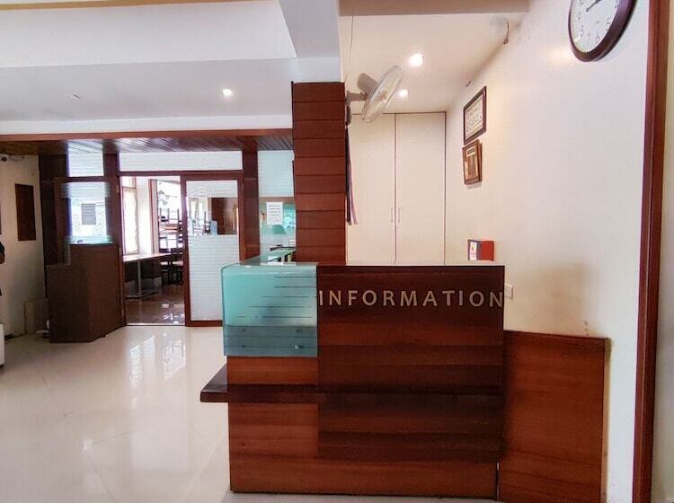 호텔 Jaffer Bhais Brickland