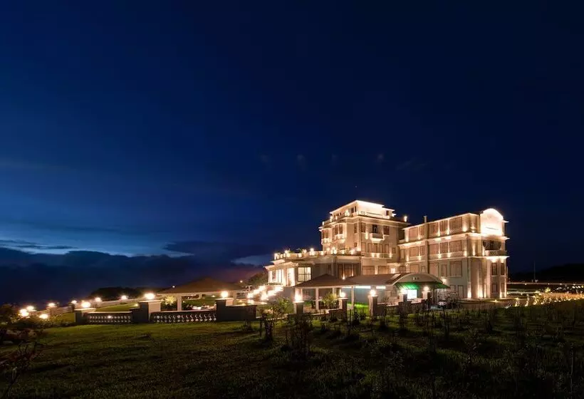 هتل Le Bokor Palace