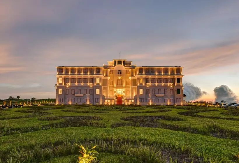 هتل Le Bokor Palace