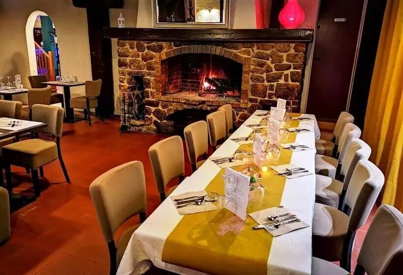 Hotelli Les Pins Blancs En Provence