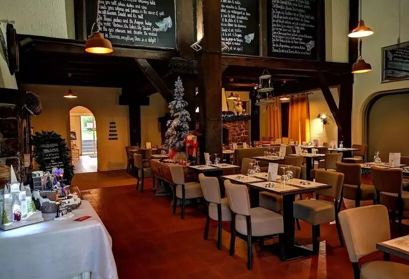 Hotelli Les Pins Blancs En Provence