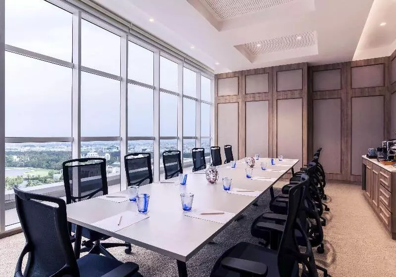 ホテル Mercure Jakarta Pantai Indah Kapuk