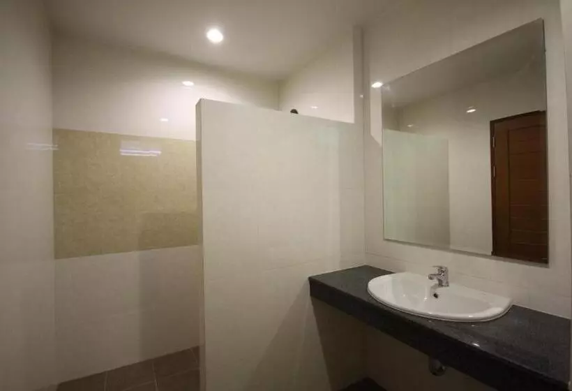 هتل Paragon Suites Resort