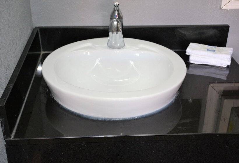 호텔 Travelodge By Wyndham Walterboro