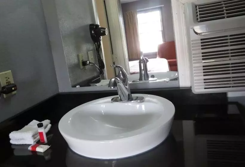 ホテル Travelodge By Wyndham Walterboro