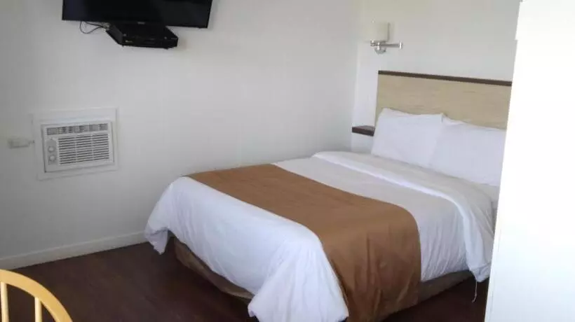 Motel Au Fleuve D'argent