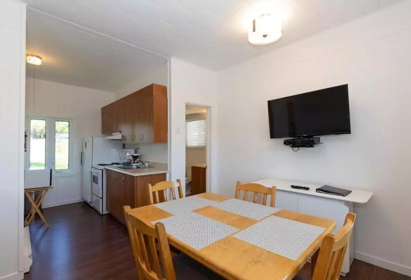 Motel Au Fleuve D'argent