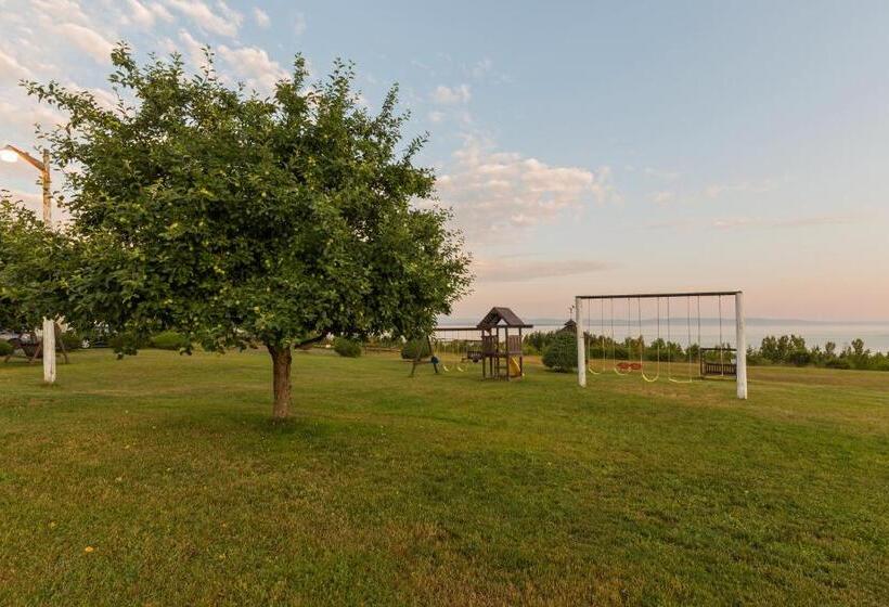 Motel Au Fleuve D'argent