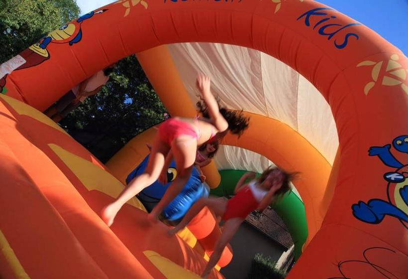 리조트 Camping L'arada Parc