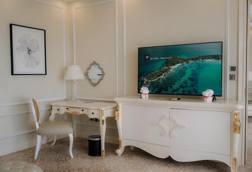 منتجع Wyndham Grand Phu Quoc