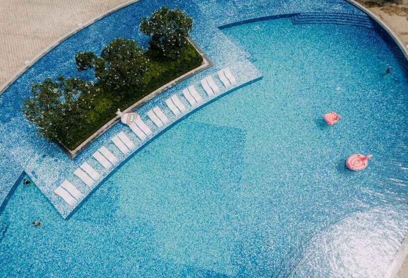 منتجع Wyndham Grand Phu Quoc