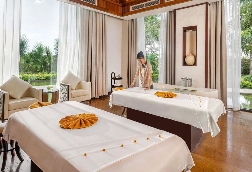 منتجع Wyndham Grand Phu Quoc