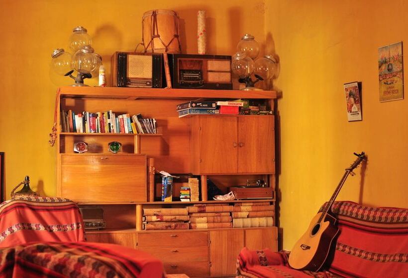 הוסטל Hostal La Antigua