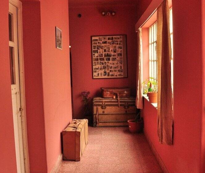 הוסטל Hostal La Antigua