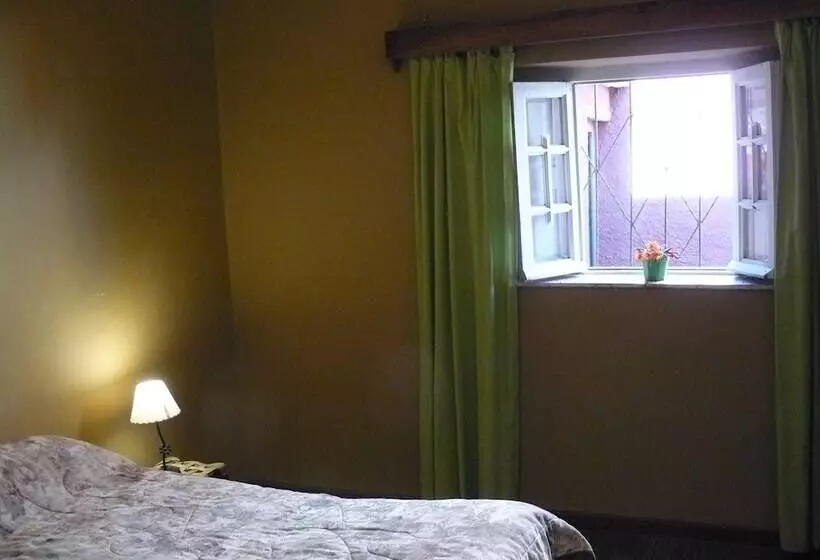 Retkeilymaja Hostal La Antigua
