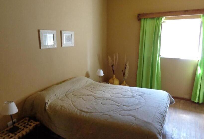 הוסטל Hostal La Antigua