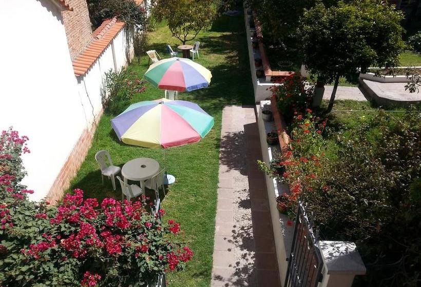 Villa Oropeza Hostel