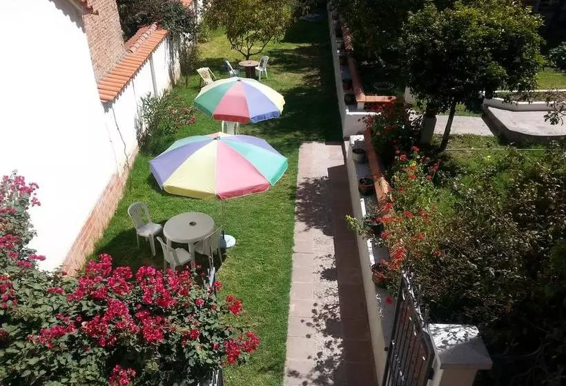 Villa Oropeza Hostel