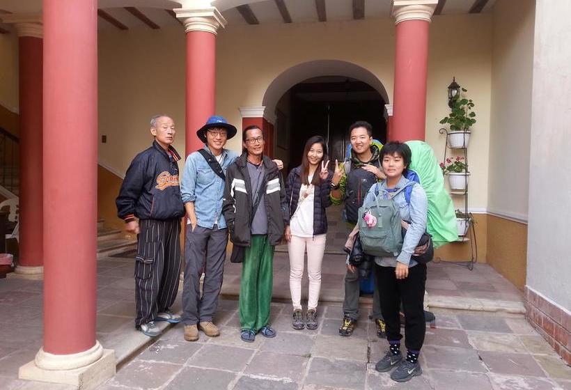 Villa Oropeza Hostel