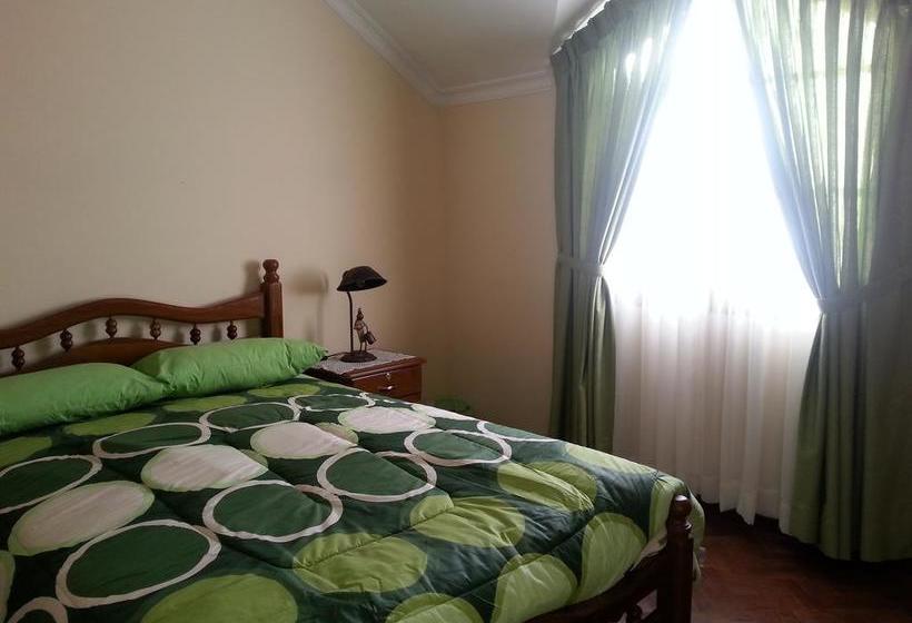 Villa Oropeza Hostel