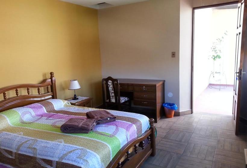 Villa Oropeza Hostel