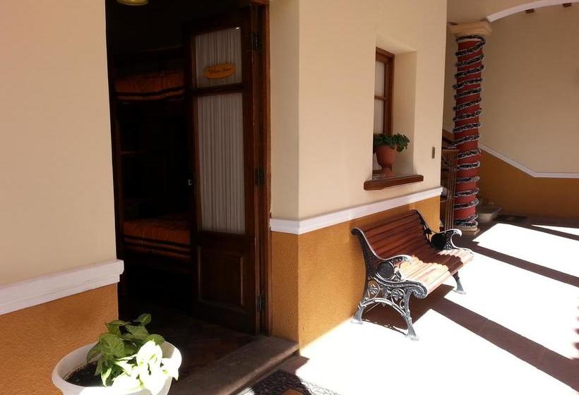 Villa Oropeza Hostel