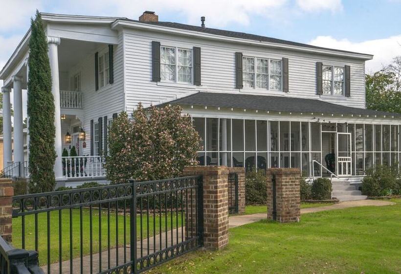 Bama Bed & Breakfast Campus