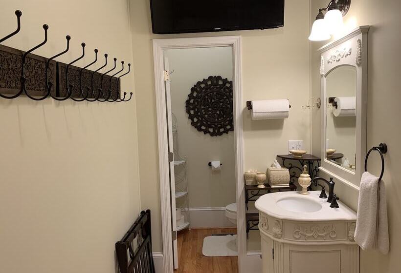 Bama Bed & Breakfast Campus