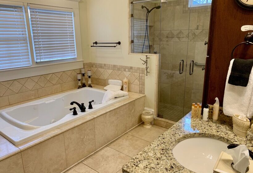 Bama Bed & Breakfast Campus