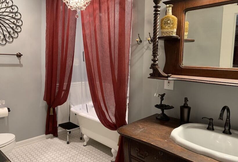 Bama Bed & Breakfast Campus