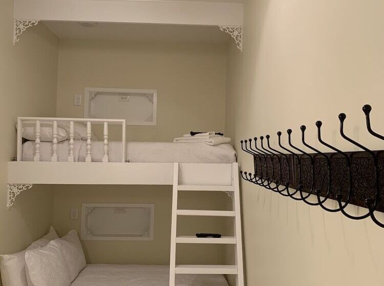 Bama Bed & Breakfast Campus