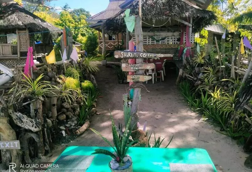 ベッドアンドブレックファースト Shirley S Cottage   Pamilacan Island