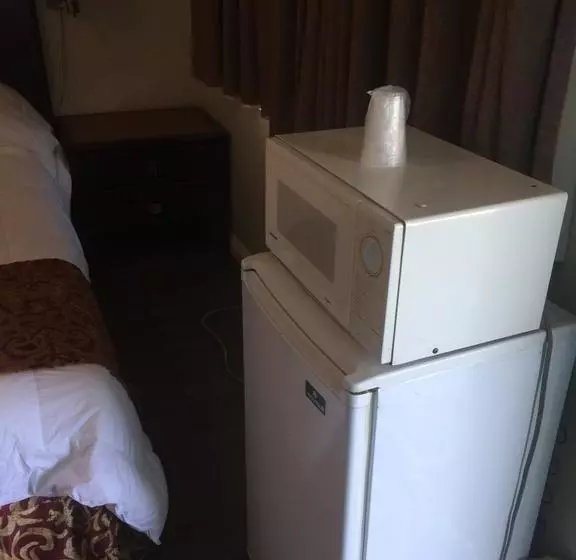 Frontier Motel
