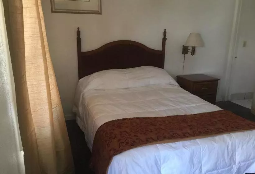 Frontier Motel
