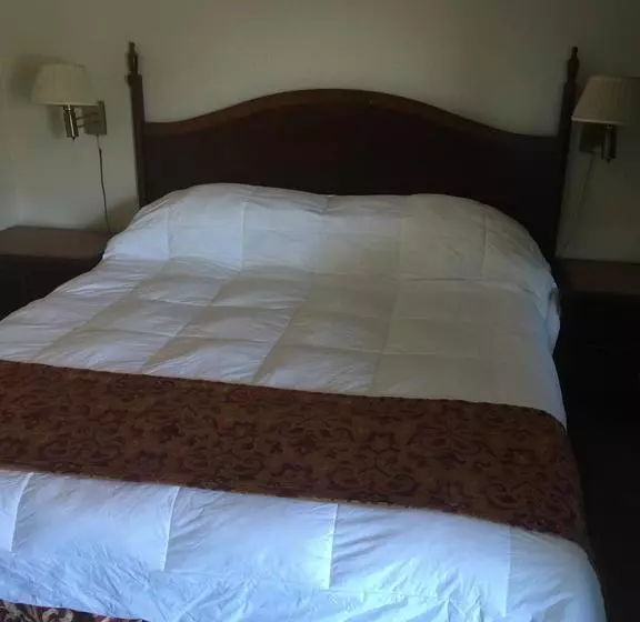 Frontier Motel