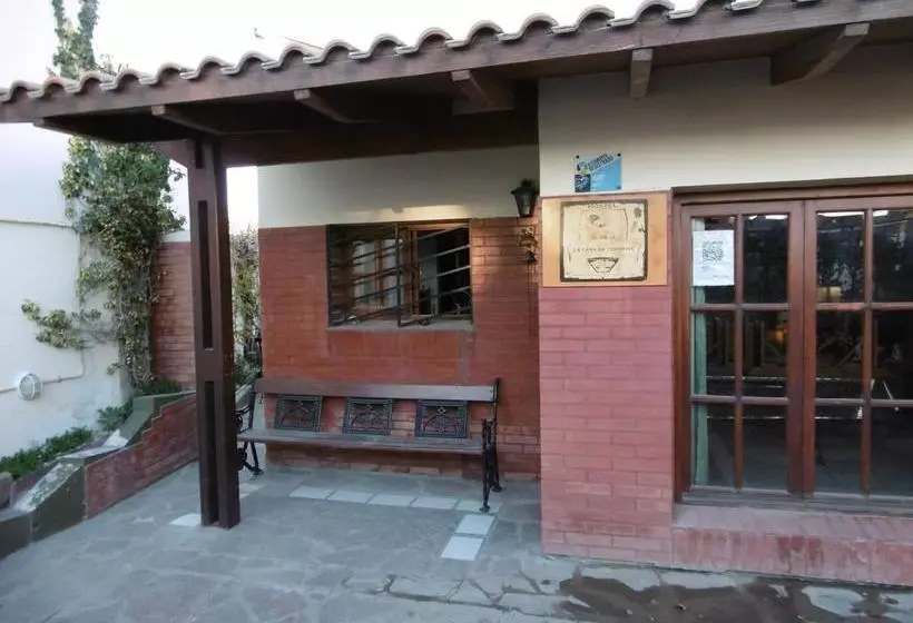 Hostel La Casa De Tounens