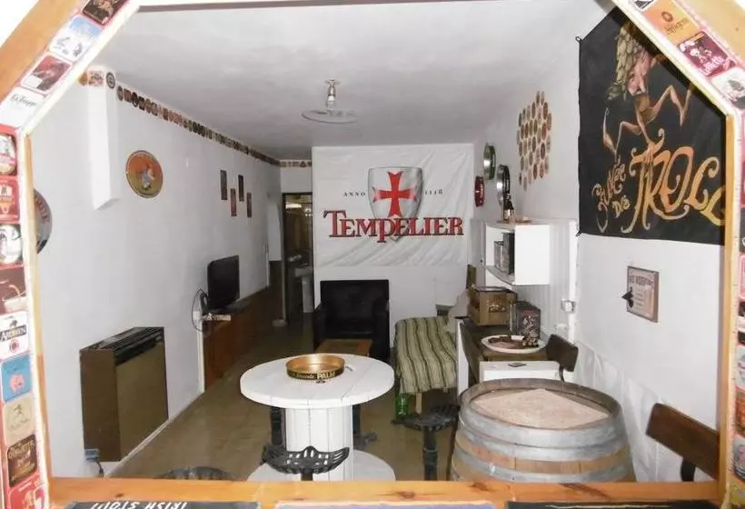 Hostel La Casa De Tounens