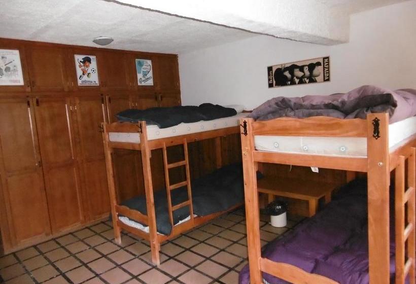 Hostel La Casa De Tounens