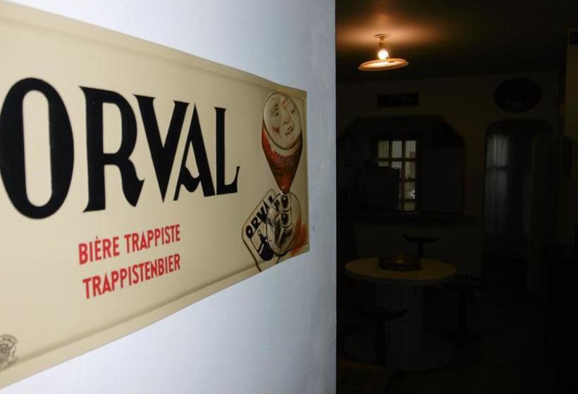 Hostel La Casa De Tounens