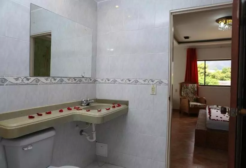 Hotelli Anamichu Suites