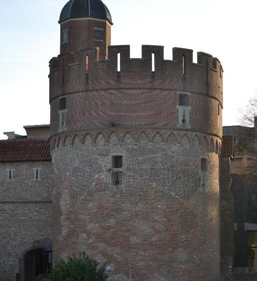 住宿加早餐  De Pelsertoren