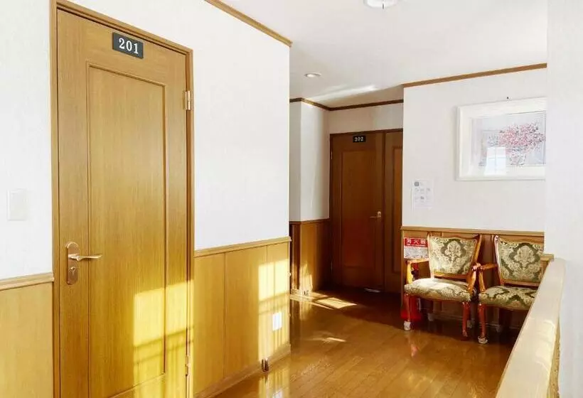 ベッドアンドブレックファースト Otarunishikien