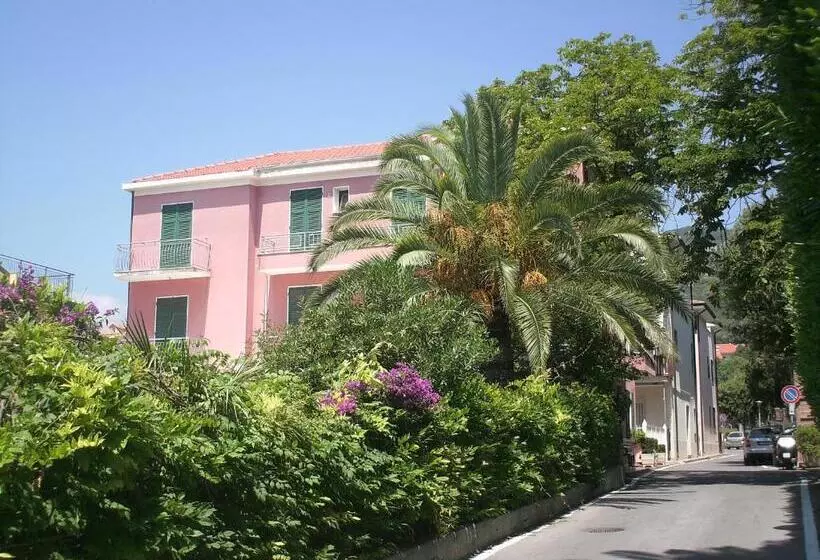 Hotelli Albergo Calcagno