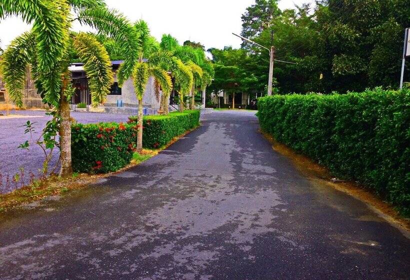 בית מלון כפרי B.m.p Resort